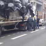 Arrivée de la paille dans les rues de Roubaix